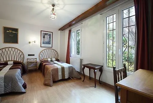 Pension Landazuri Granada Guest house